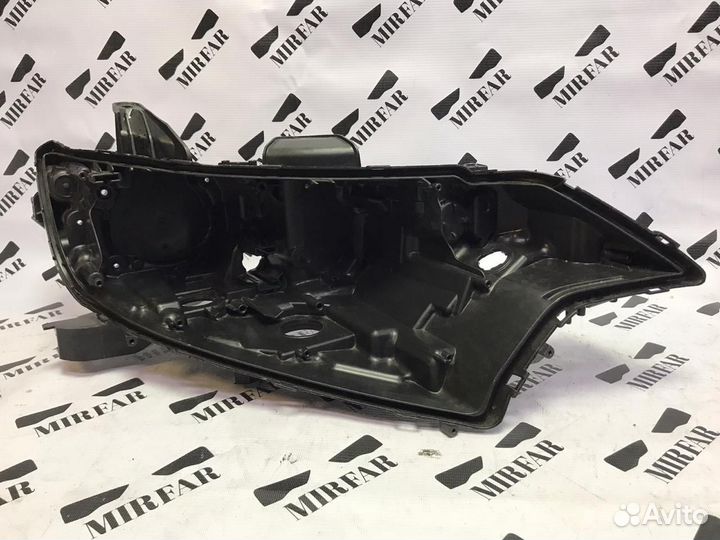 Правый корпус фары Mitsubishi Outlander GF 2015-н