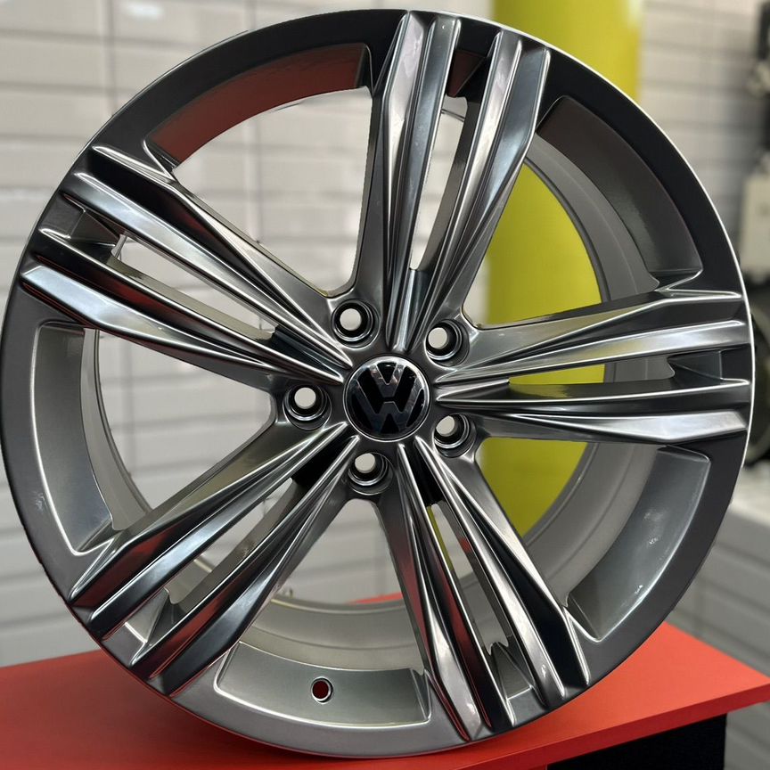 Литые диски FR Replica VV5293 8×R18 5×112