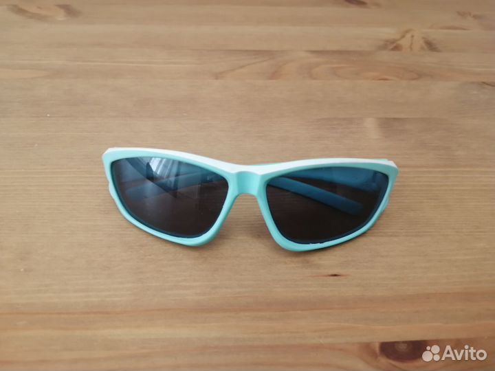 Очки от солнца детские с футляром