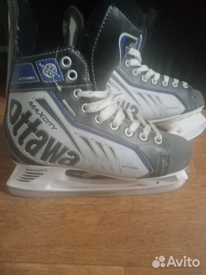 Коньки хоккейные