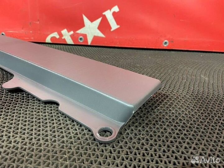 Накладка бампера правая Renault T