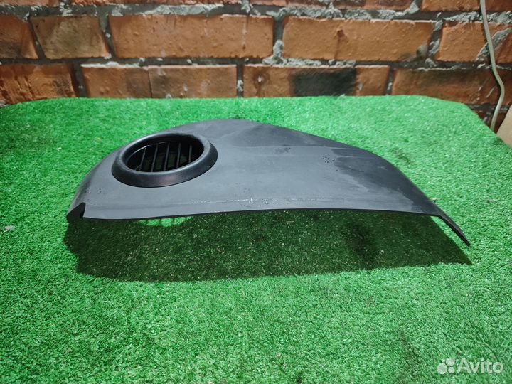 Накладка торпедо левая Volkswagen Touareg 7L