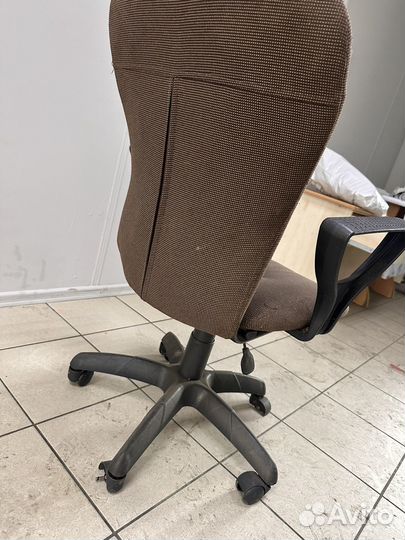 Офисное кресло