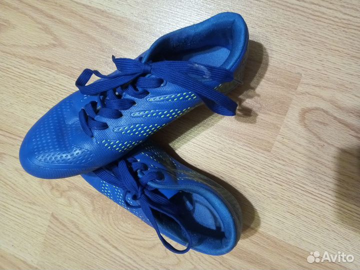 Футбольные бутсы