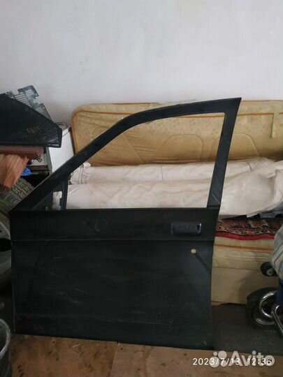 Обшивка на дверь машины