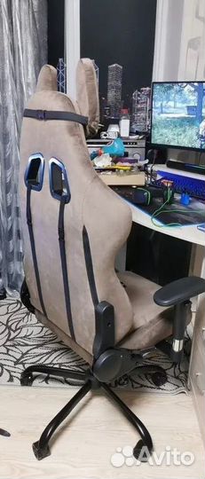 Офисное кресло (геймерское). Кресло для директора