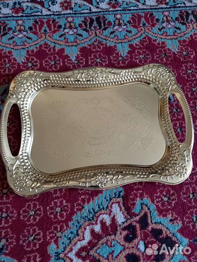 Поднос сервировочный, золотистый с ручками