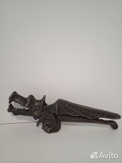 Орехоколка дракон