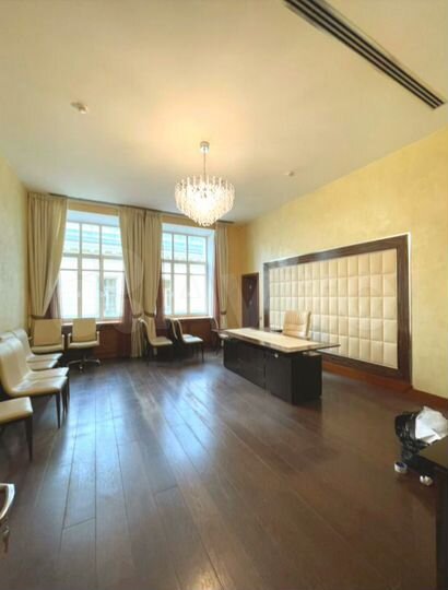 Здание, 3300.7 м²