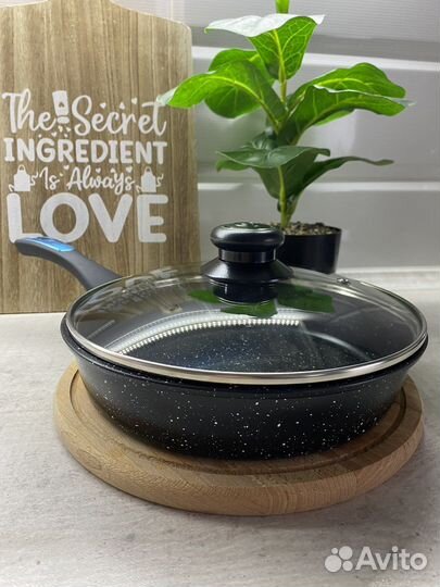 Сковорода антипригарная с крышкой Восток Стиль