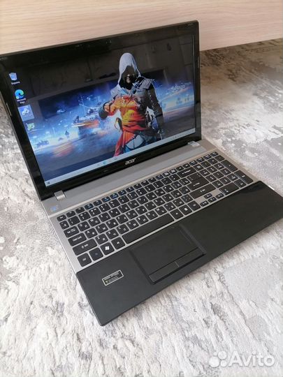 Acer v5-571g i5/GeForce - 4GB/1 Tb