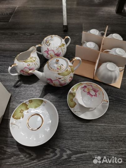 Фарфоровый чайный сервиз