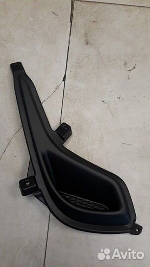 Заглушка бампера левая Hyundai Solaris