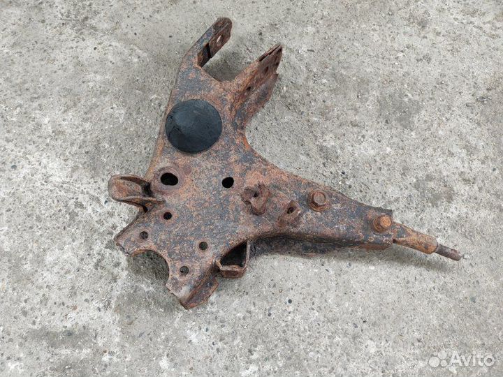 Рычаг подвески нижний передний левый Nissan