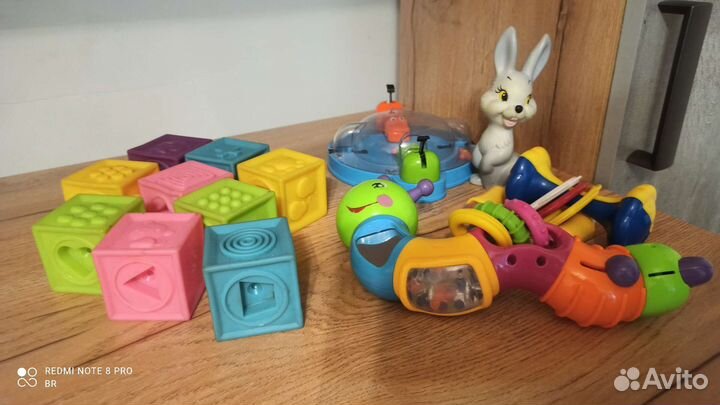 Развивающие кубики,погремушки,бегемотики