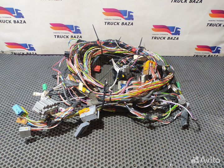 82481110 Проводка кабины Volvo FH
