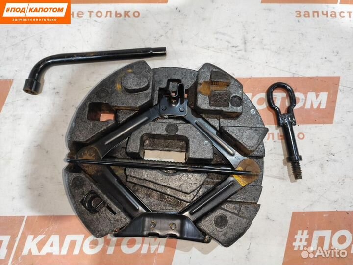 Домкрат Ford Focus 3 2012