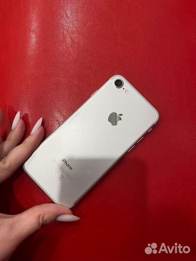 iPhone 7, 32 ГБ
