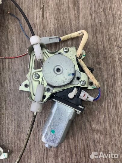 Стеклоподъемник задний левый Honda Jazz хетчбэк