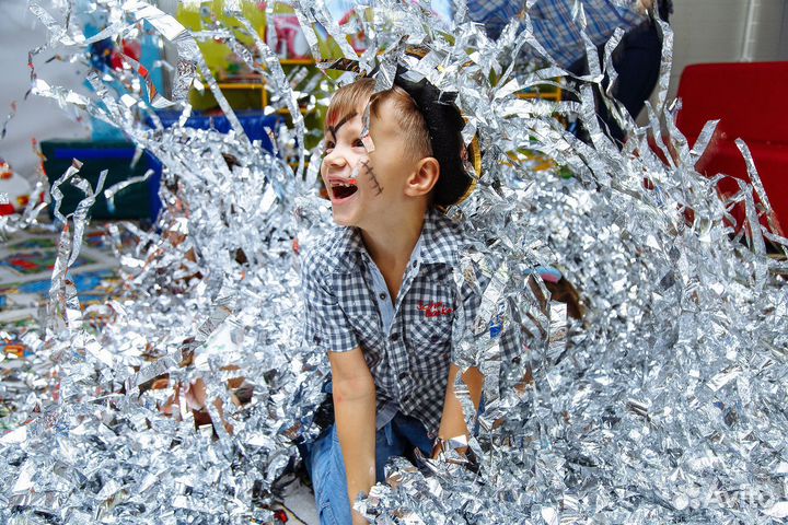 Шоу с серебристой фольгой + герой аниматор