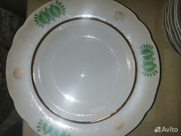 Набор тарелок