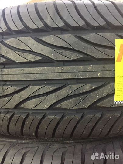 Maxxis MA-Z4S Victra 285/45 R22