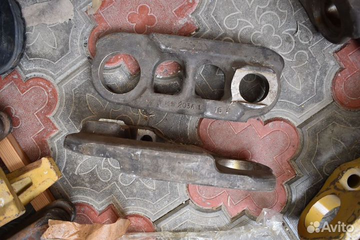 Звено гусеничной цепи HS203A L