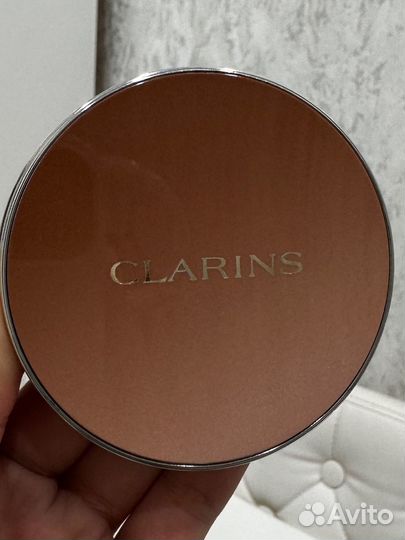 Скульптор Clarins