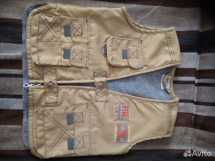 Жилетка утепленная на мальчика 3-5лет