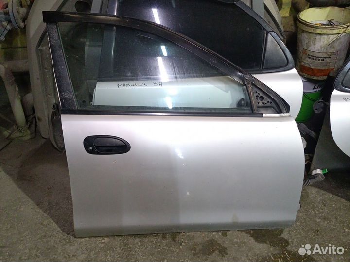 Дверь (боковая) передняя седан Mazda Familia B