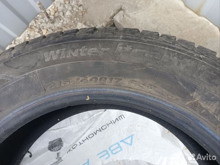 Hankook Winter I'Cept IZ2 215/60 R17 96B