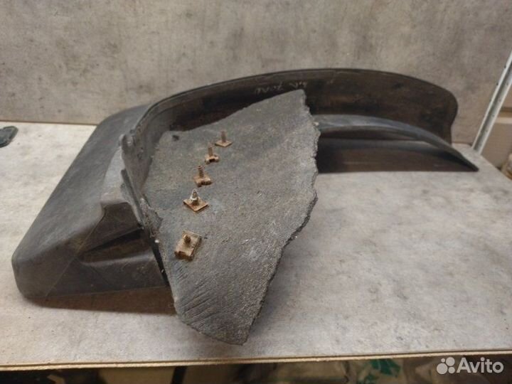 Брызговик задний левый Bmw X5 E70 2007