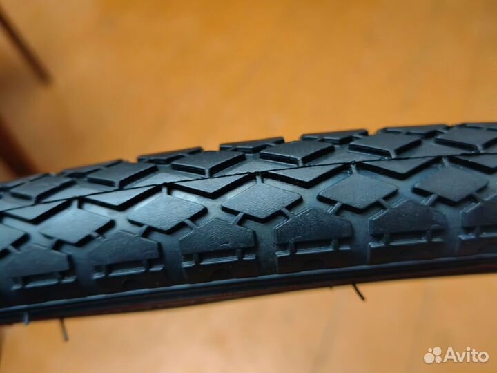 Продам велосипедную покрышку 28*1.75