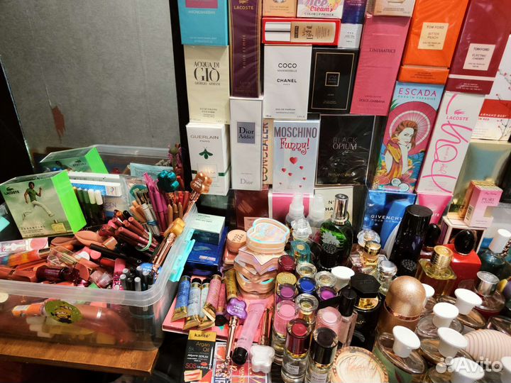 Косметика гели спреи Шампуни духи Эйвон Фаберлик