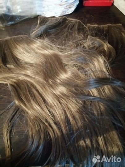 Волосы на заколках