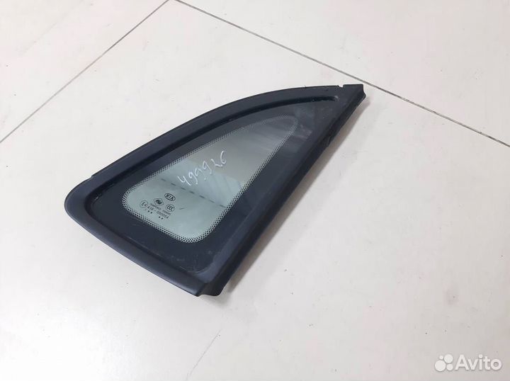 Стекло кузовное глухое правое Kia Rio 3 UB 2011-20