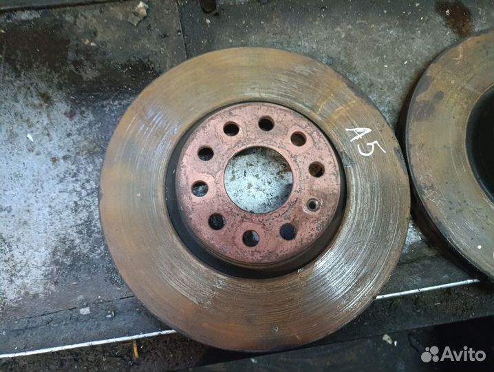 Передние тормозные диски Skoda Octavia A5 RS