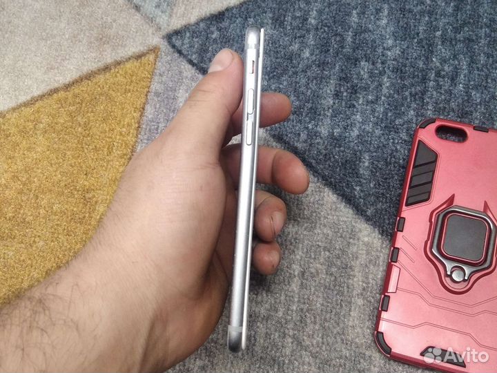 Телефон iPhone 6s