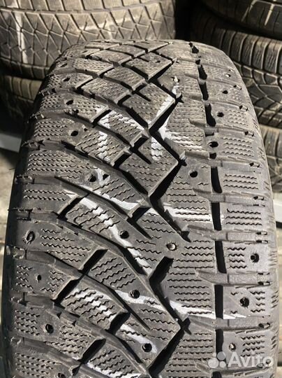 Nitto Therma Spike 215/55 R17 98T