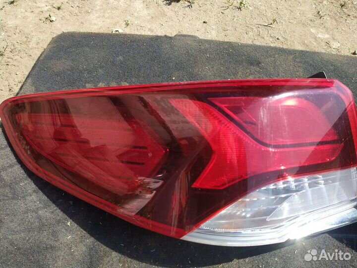 Фонарь задний левый Hyundai Sanata 2019 года
