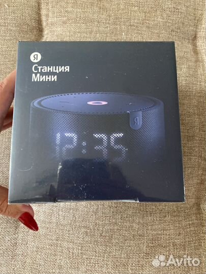 Яндекс станция мини с часами