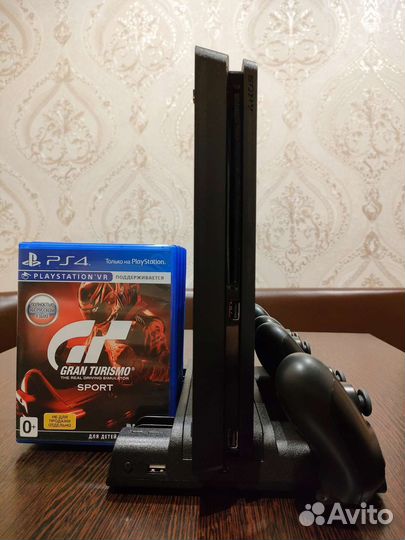 Sony PlayStation 4 Slim 1Tb + 2 геймпада