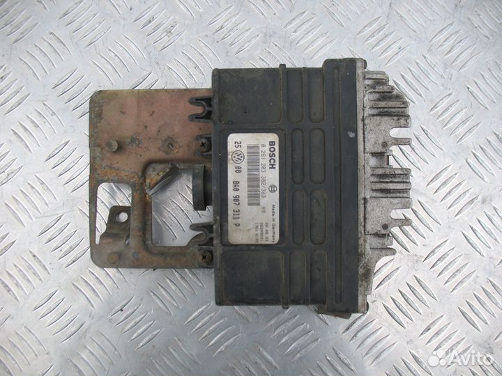 Блок управления двигателем Volkswagen Golf 3 Vento