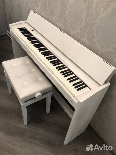 Продам цифровое пианино Roland F701 WH