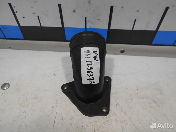 Патрубок VW 031129637A