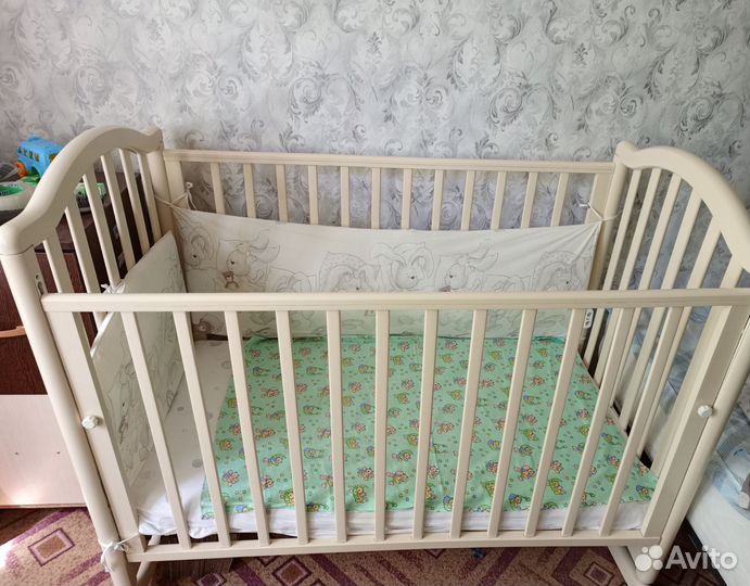 Детская кроватка
