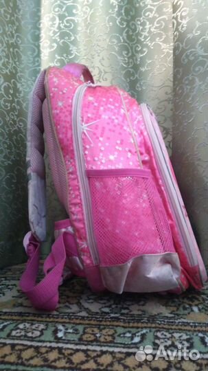 Школьный портфель с ортопедической спинкой