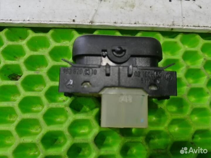 Кнопка заднего стеклоочистителя Mercedes ML W163