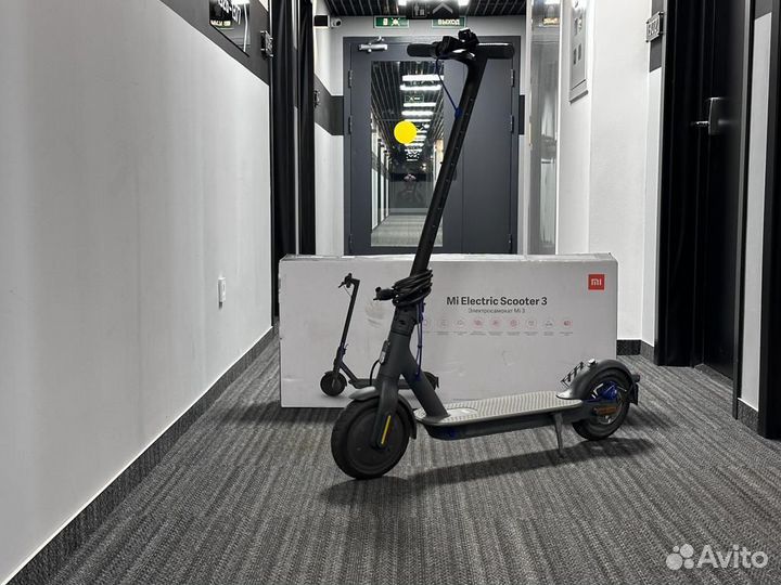 Электросамокат Xiaomi Mi Electric Scooter 3