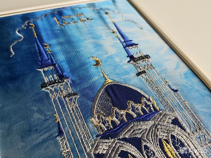 Картина вышивка на шелке